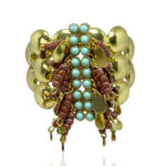 BRACELETE DOURADO C/ MIÇANGAS MARROM