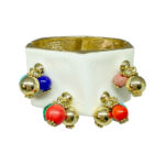 BRACELETE OFF WHITE C/ PEDRAS COLORIDAS